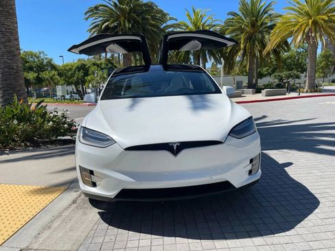 Used 2018 Tesla Model X 100D AWD/4WD image 3