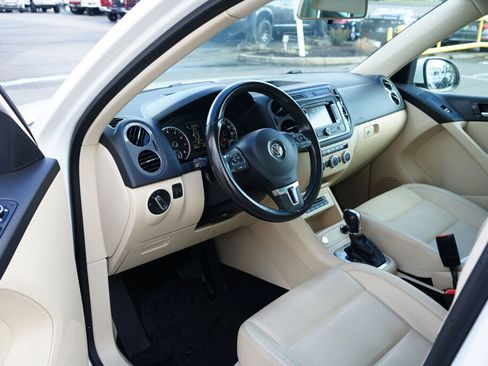 Used 2014 Volkswagen Tiguan SEL image 12