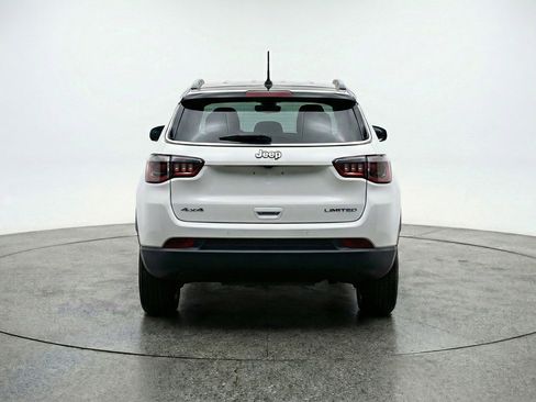 Used 2025 Jeep Compass Trailhawk image 7
