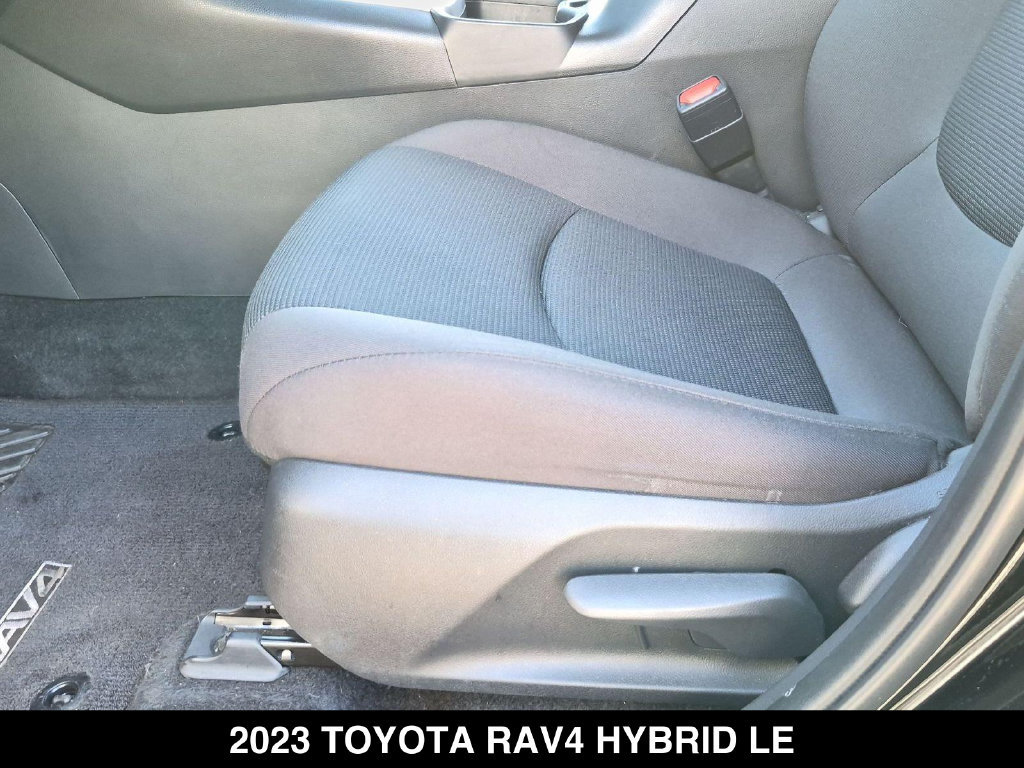Used 2023 Toyota RAV4 LE AWD/4WD image 15