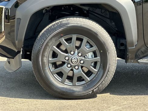 Certified 2025 Toyota 4Runner SR5 image 31