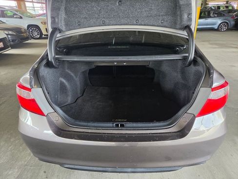 Used 2016 Toyota Camry SE FWD image 17