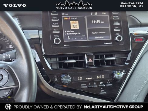 Used 2024 Toyota Camry SE FWD image 8