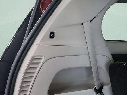 Used 2023 Chrysler Pacifica Touring-L FWD image 28