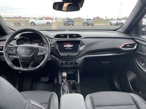 Used 2022 Chevrolet TrailBlazer RS w/ Technology Package image 30