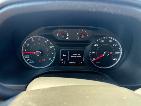 Used 2017 GMC Acadia SLE AWD/4WD image 18