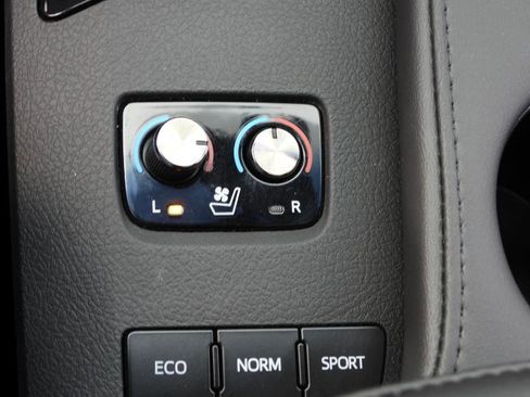 Used 2015 Toyota Avalon Limited image 65