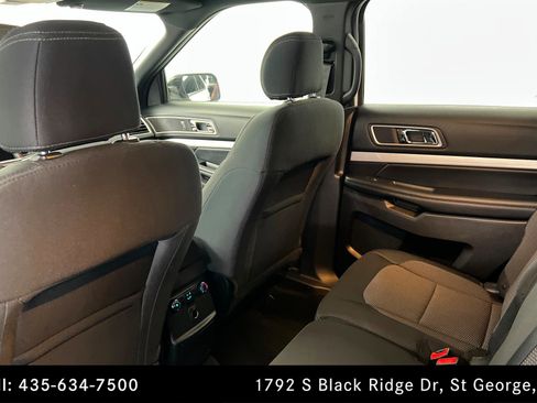 Used 2017 Ford Explorer XLT FWD image 19