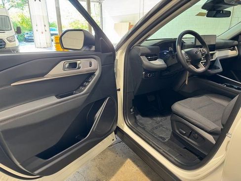 New 2025 Ford Explorer Active image 9