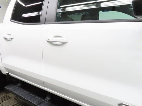 Used 2025 GMC Canyon AT4 w/ Technology Plus Package image 33