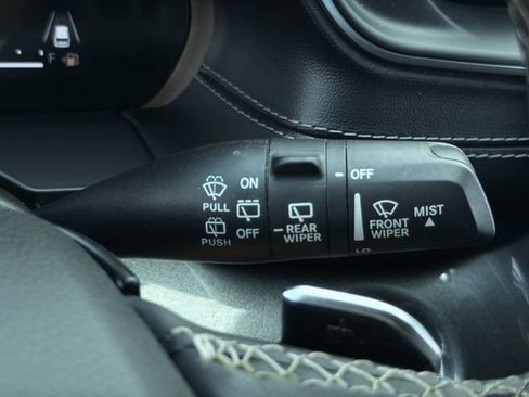 Used 2023 Jeep Grand Cherokee Laredo w/ Luxury Tech Group I AWD/4WD image 30