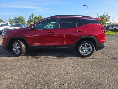 Certified 2023 GMC Terrain SLE w/ Driver Convenience Package FWD image 2