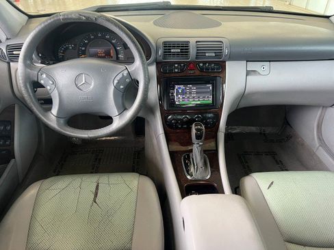Used 2004 Mercedes-Benz C 240 Sedan image 19