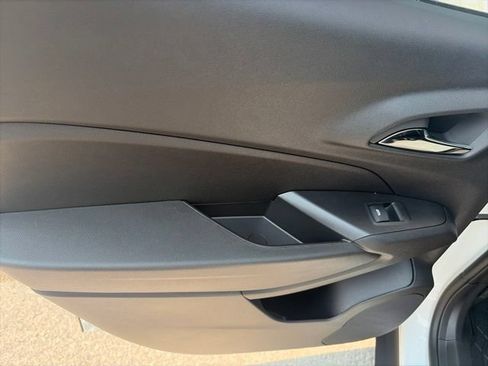 New 2026 Chevrolet Trax LT w/ Sunroof Package FWD image 12