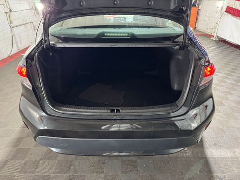 Used 2021 Toyota Corolla LE image 12