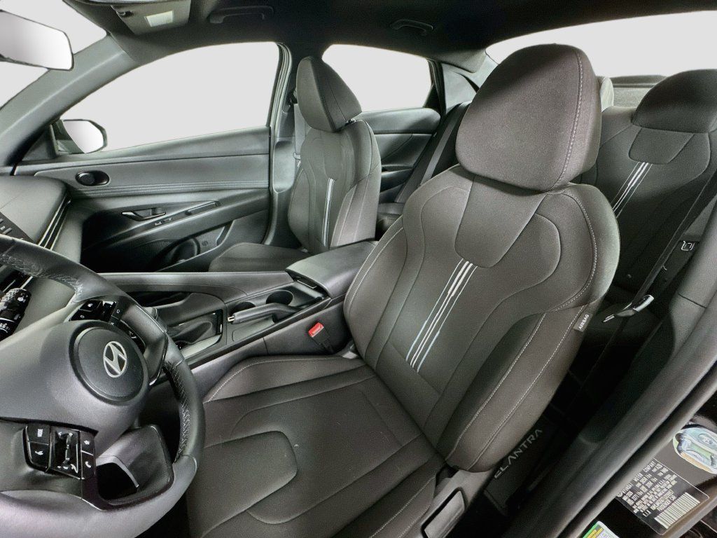 Certified 2026 Hyundai Elantra Sport FWD image 20