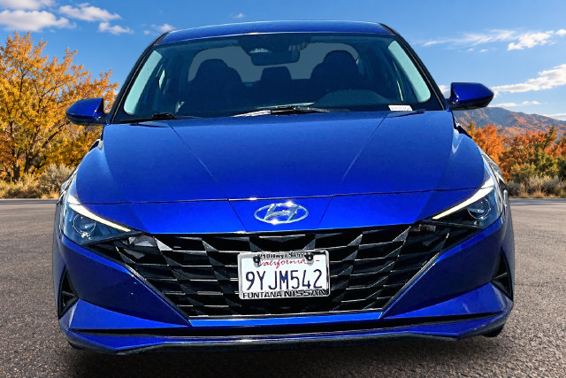 Used 2022 Hyundai Elantra SEL FWD image 2