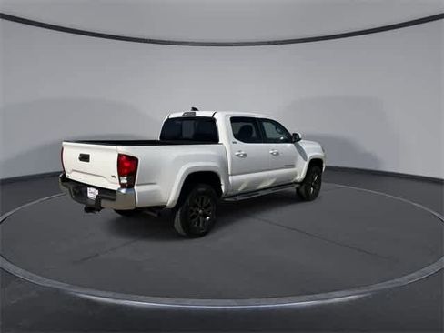 Used 2020 Toyota Tacoma SR5 image 8