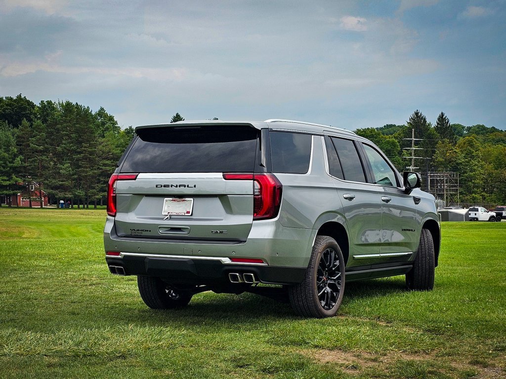 New 2026 GMC Yukon Denali w/ Sun & Power Step Package AWD/4WD image 3