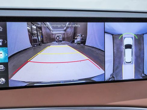 Certified 2026 Genesis GV70 2.5T Advanced image 21