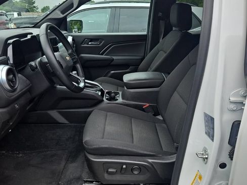 Used 2024 Chevrolet Colorado LT w/ LT Convenience Package II AWD/4WD image 9