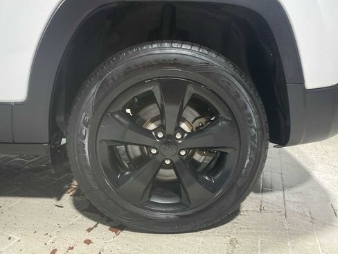 Used 2016 Jeep Cherokee High Altitude image 8