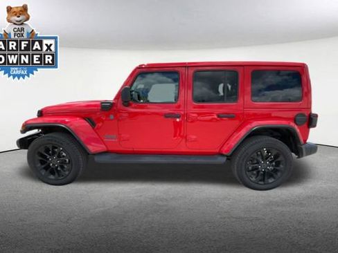 Used 2025 Jeep Wrangler Unlimited Sahara AWD/4WD image 6