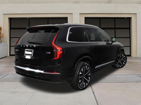 Certified 2025 Volvo XC90 T8 Plus AWD/4WD image 4