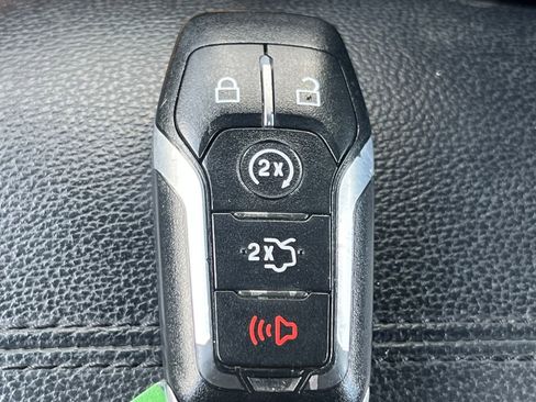 Used 2016 Ford Mustang Premium image 17