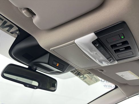 Used 2025 Nissan Rogue SL w/ Tech Package image 20