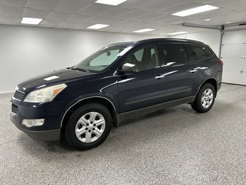 Used 2012 Chevrolet Traverse LS FWD image 4