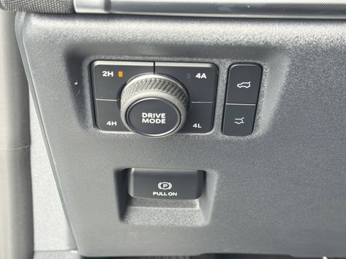 Certified 2025 Ford Expedition Max King Ranch AWD/4WD image 16