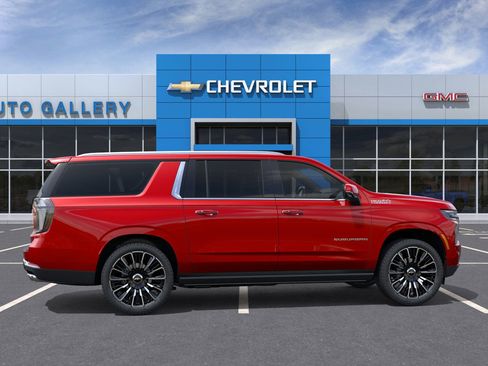 New 2026 Chevrolet Suburban High Country image 6