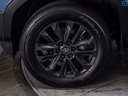 Used 2025 Toyota Land Cruiser w/ Premium Package image 10