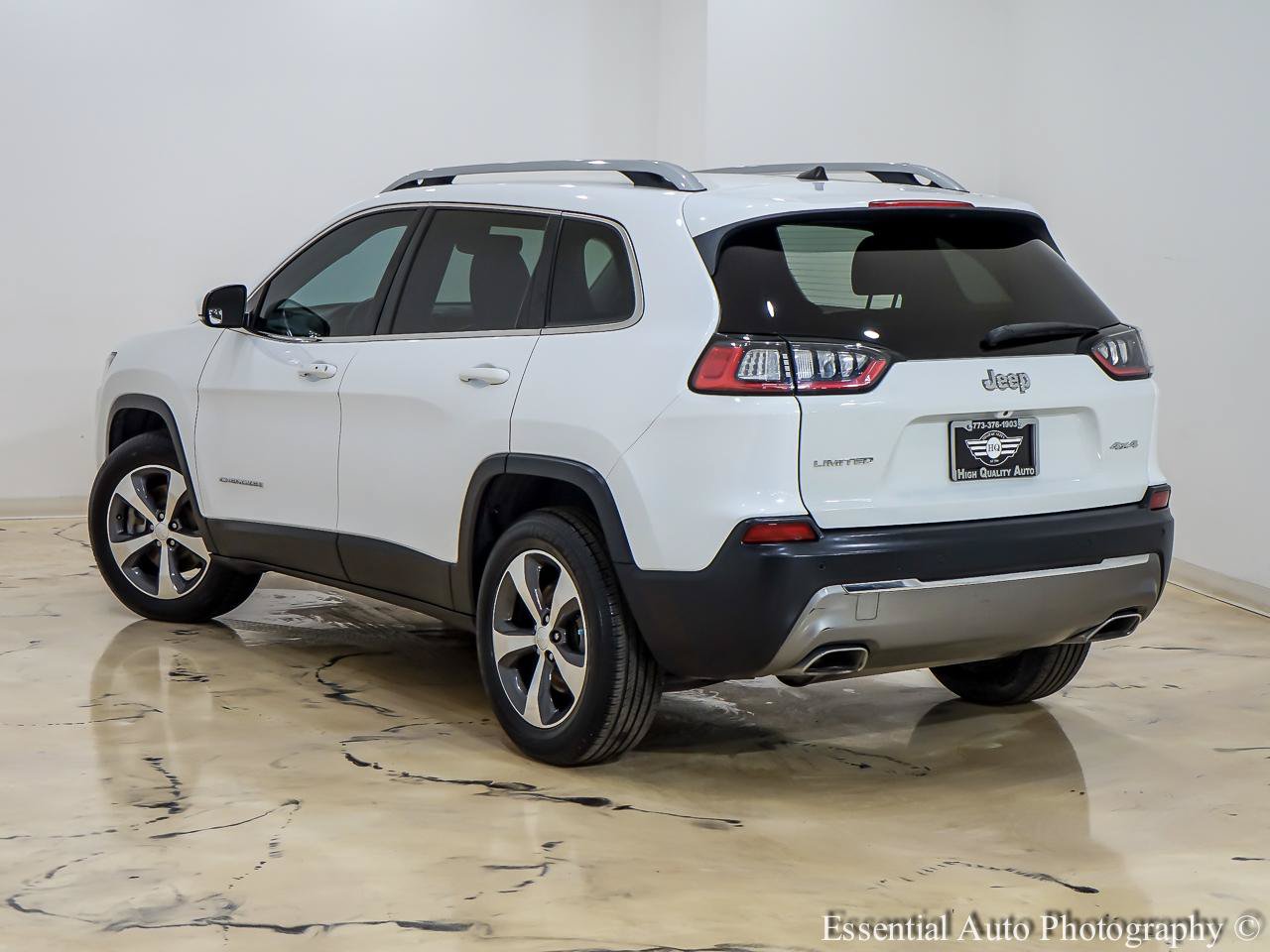 Used 2019 Jeep Cherokee Limited AWD/4WD image 10