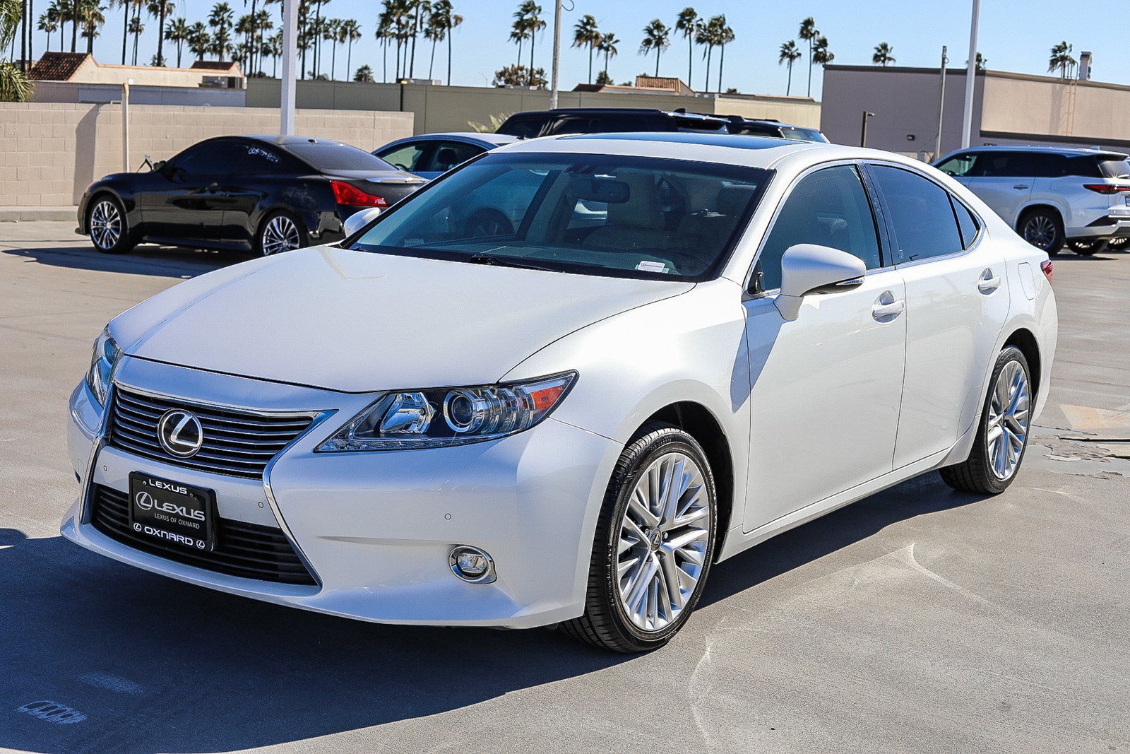 Used 2015 Lexus ES 350 w/ Luxury Package FWD image 3