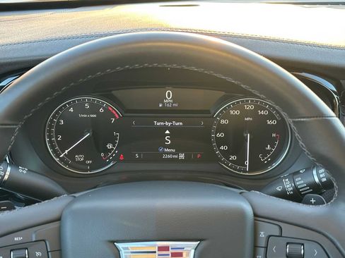 Used 2025 Cadillac XT6 Luxury image 27