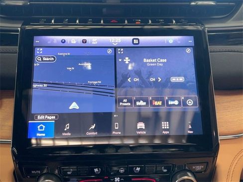 New 2025 Jeep Grand Cherokee Summit image 24