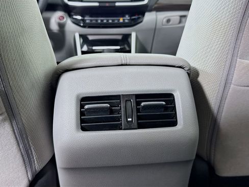 Used 2016 Honda Accord EX image 31