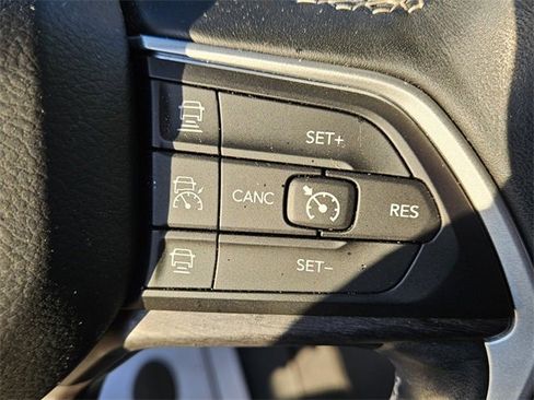 Used 2021 Jeep Grand Cherokee L Limited image 12