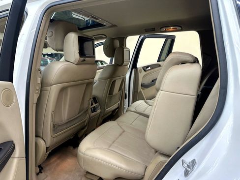 Used 2016 Mercedes-Benz GL 450 GL450 4MATIC w/ Premium I Package image 37