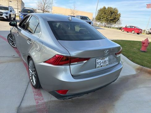 Used 2017 Lexus IS 200t image 6