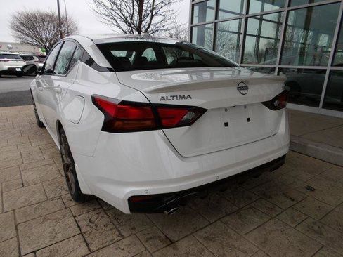 Used 2025 Nissan Altima 2.5 SR w/ SR Premium Package image 5