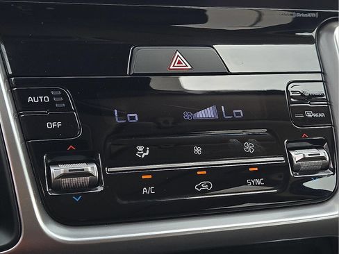 Used 2022 Kia Sorento S w/ Panoramic Sunroof Package FWD image 17