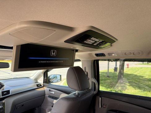 Used 2011 Honda Odyssey Touring Elite image 14