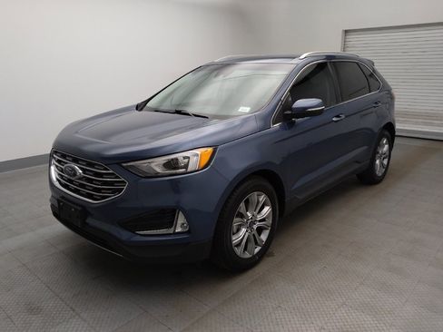 Used 2019 Ford Edge Titanium FWD image 2