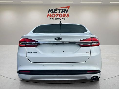 Used 2017 Ford Fusion SE image 14