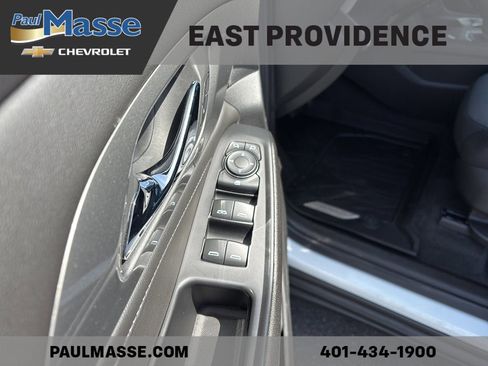 Used 2023 Chevrolet Traverse LT w/ Rear Camera Mirror Package AWD/4WD image 9