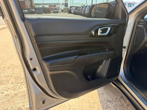 Used 2023 Jeep Compass Trailhawk w/ Trailhawk Elite Group AWD/4WD image 11