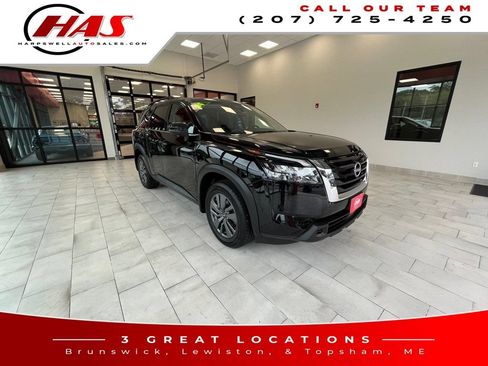 Used 2024 Nissan Pathfinder SV AWD/4WD image 8